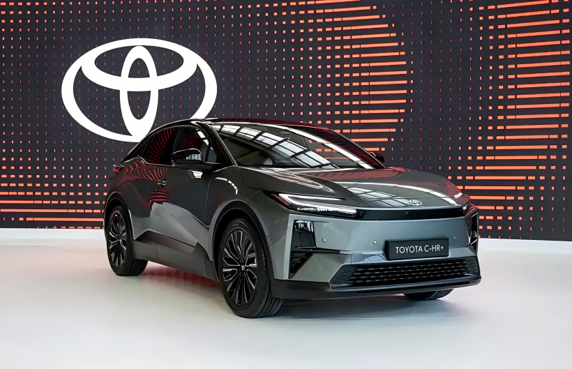 Toyota C-HR + EV Irudi ofizialak kaleratutakoak: Dual-Motor AWD bertsioa eskuragarri dago gehienez 600 km-ko bitartekoarekin