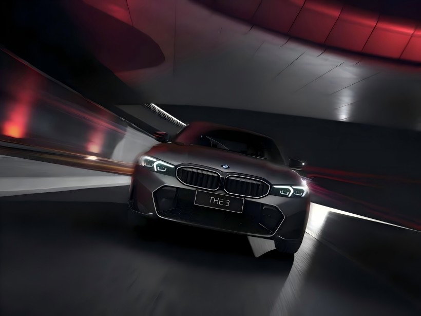 BMW 3 serieko 50. urteurrenaren edizio mugatuaren irudi ofizialak kaleratu dira. 2.500 unitateetara mugatuta dago eta pintura esklusiboak eta abar.