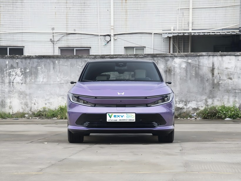 Tamaina ertaineko SUV elektriko huts gisa kokatuta, Gac Honda P7 bihar gauean jarriko da martxan.