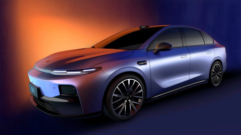 B01 LeapMotor, tamaina ertaineko sedan gisa kokatuta dago, Shanghaiko Auto Shown-en debuta egiteko. LeaPmotor B01 ereduaren irudi ofiziala kaleratu da.
