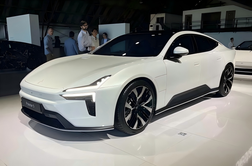 5 polestar 5, 884 zaldi potentzialaren gehienezko irteera izanik, debuta ofiziala egingo du irailean Municheko Nazioarteko Motor Erakusketan.